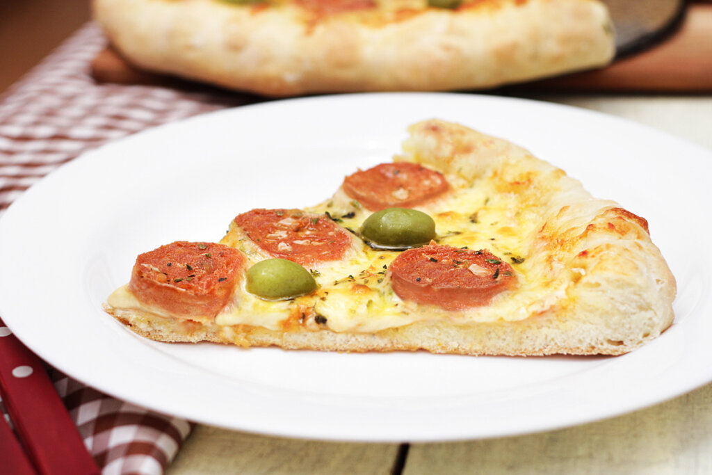 Pizza Vegana de Calabresa – com linguiça Goshen